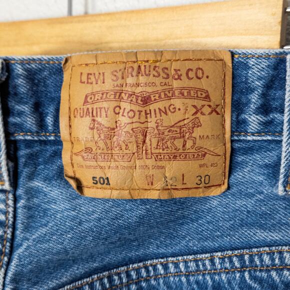 Levi’s Men’s Jeans 501 Vintage Button Fly Classic Straight Leg 100% Cotton 42x30 - Picture 6 of 12